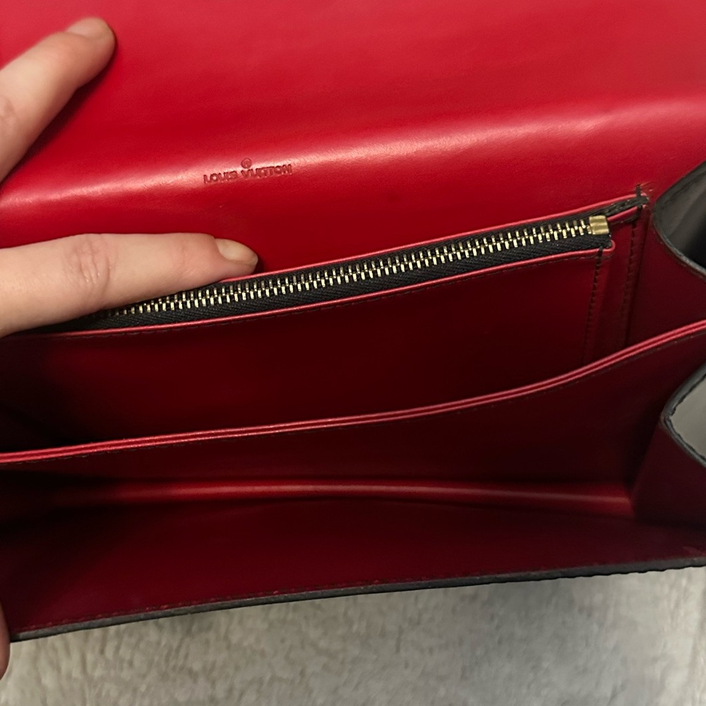 Authentic Louis Vuitton Epi Friedland Shoulder bag - Picture 5 of 16